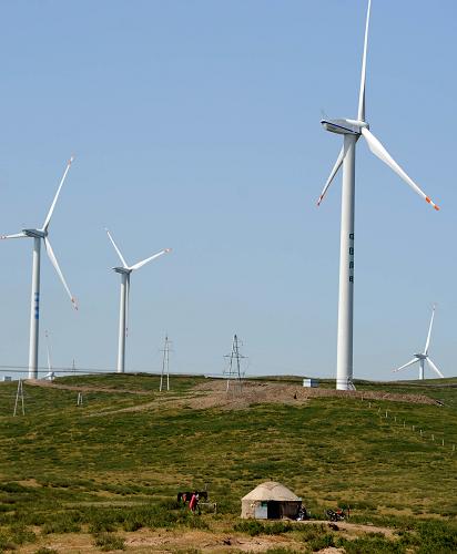 這是內蒙古自治區通遼市境內的阿日昆都冷風電場(9月2日攝)。新華社記者 張領 攝