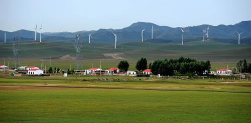 這是內蒙古自治區通遼市境內的阿日昆都冷風電場(9月2日攝)。新華社記者 張領 攝